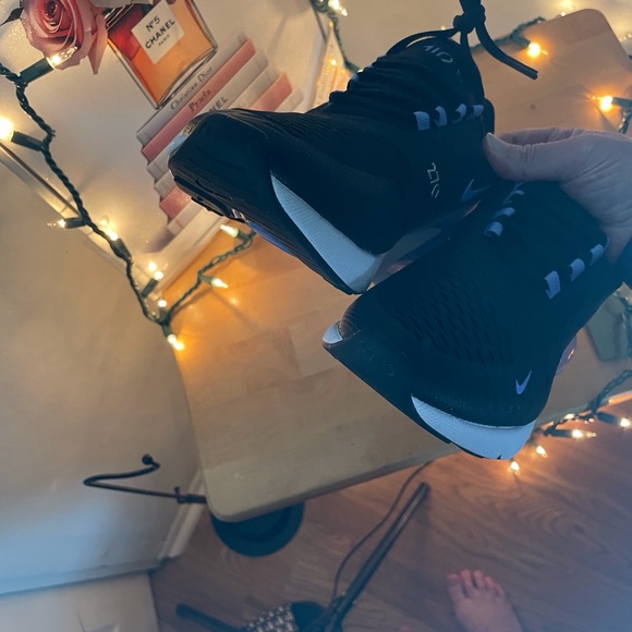 Nike Air Max 270’s Black and Blue Sneakers NTW - Picture 3 of 7